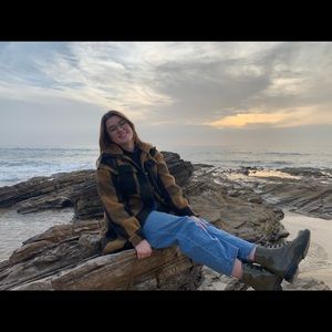 Meet your Posher, Maddie